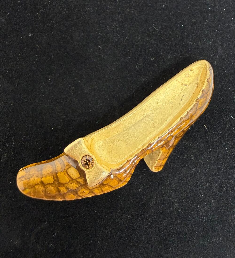 VINTAGE AJMC High Heel Shoe Brooch Gold Tone Faux Tortoise Resin Rhinestone Pin